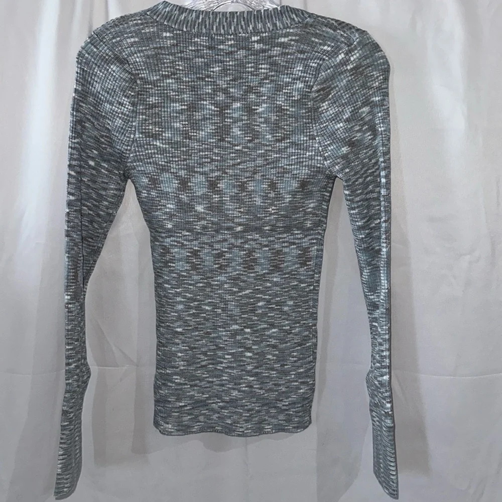 Crescent Jemmie Twist Front Sweater Top - Picture 11 of 11